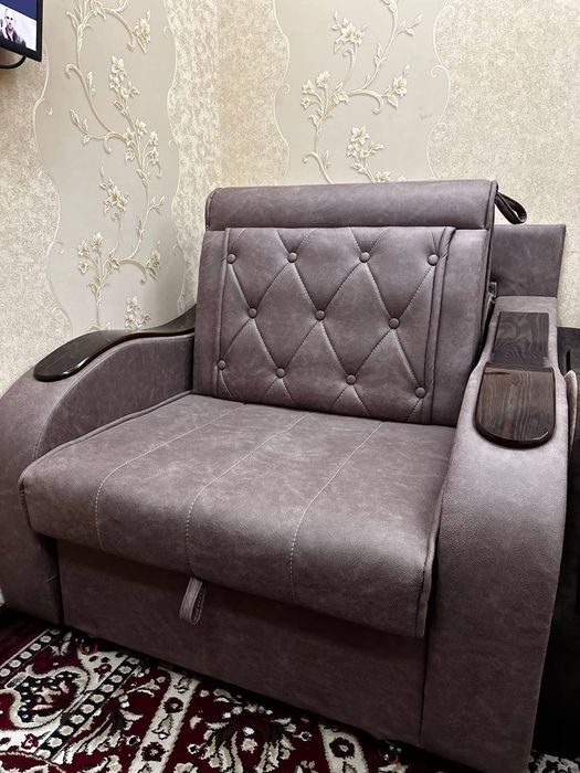 Продаеться срочно диван.