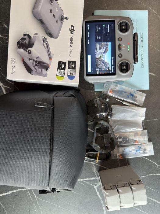 DJI Mini 4 Pro Fly More Combo