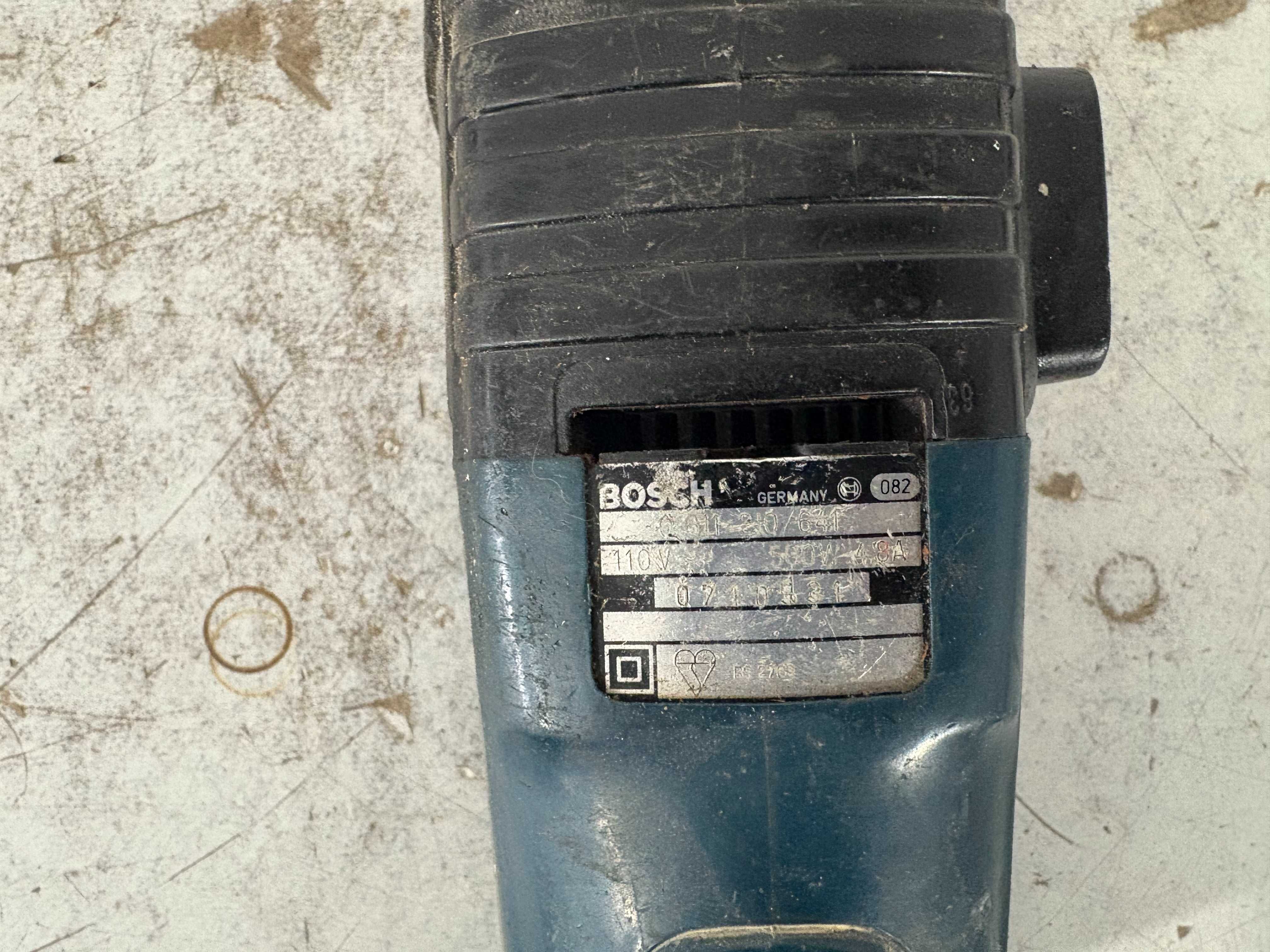Перфоратор - Bosch 500W / 110V