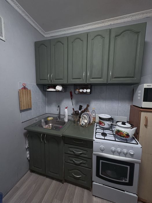 Кухонный гарнитур продам за 20 тысяч тенге.