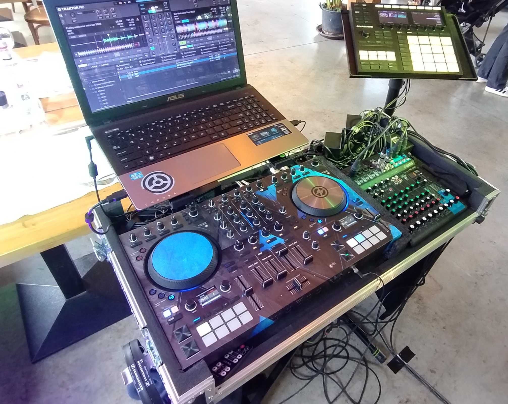 Vand setup DJ complet Traktor S4, Yamaha, Maschine, Sennheiser