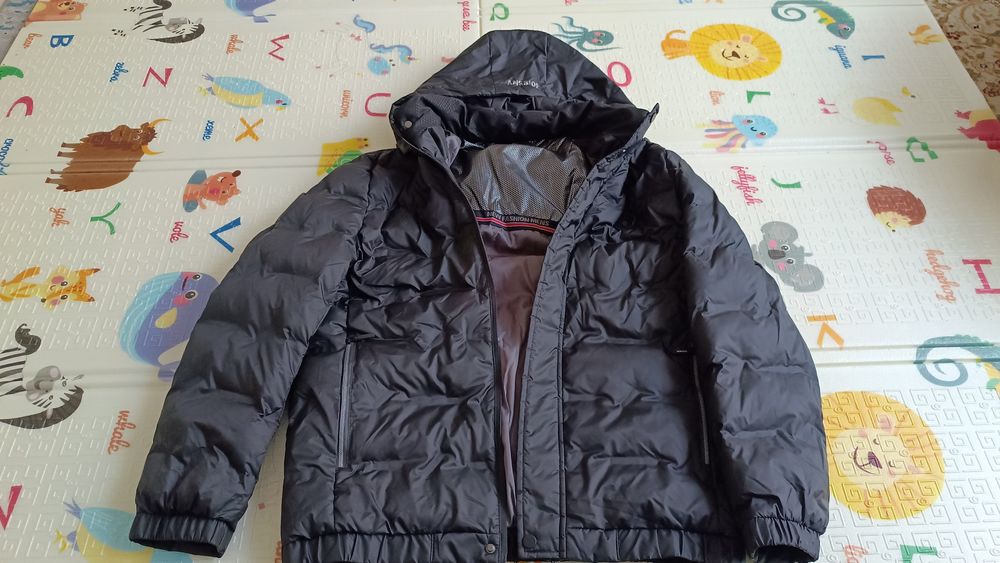 Продам новую демисезонную куртку