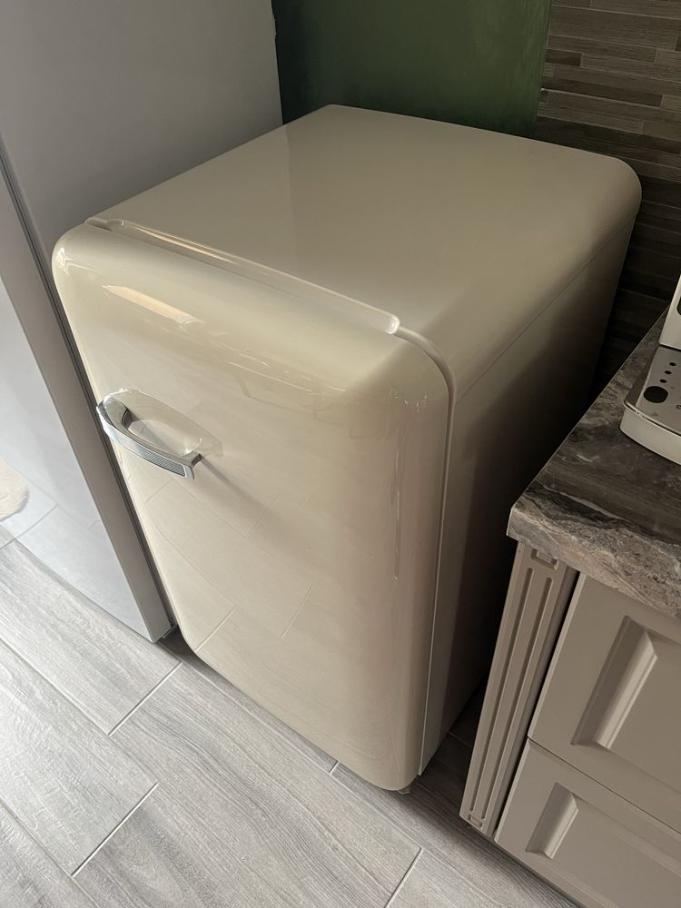 Vând Frigider Retro Exquisit 120L