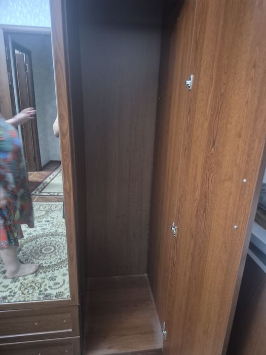Продается шкаф коричневого цвета