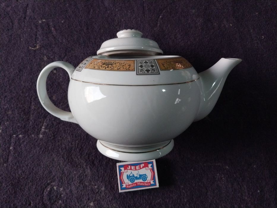 Чайники фарфор.Целые.СССР.