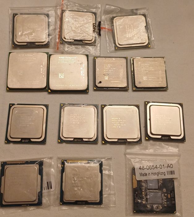 Lot 15 procesoare Intel E8600 i3 Pentium Celeron AMD Sempron Athlon