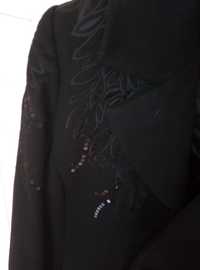 Продам черное пальто из кашимира б/у красивое со стразами