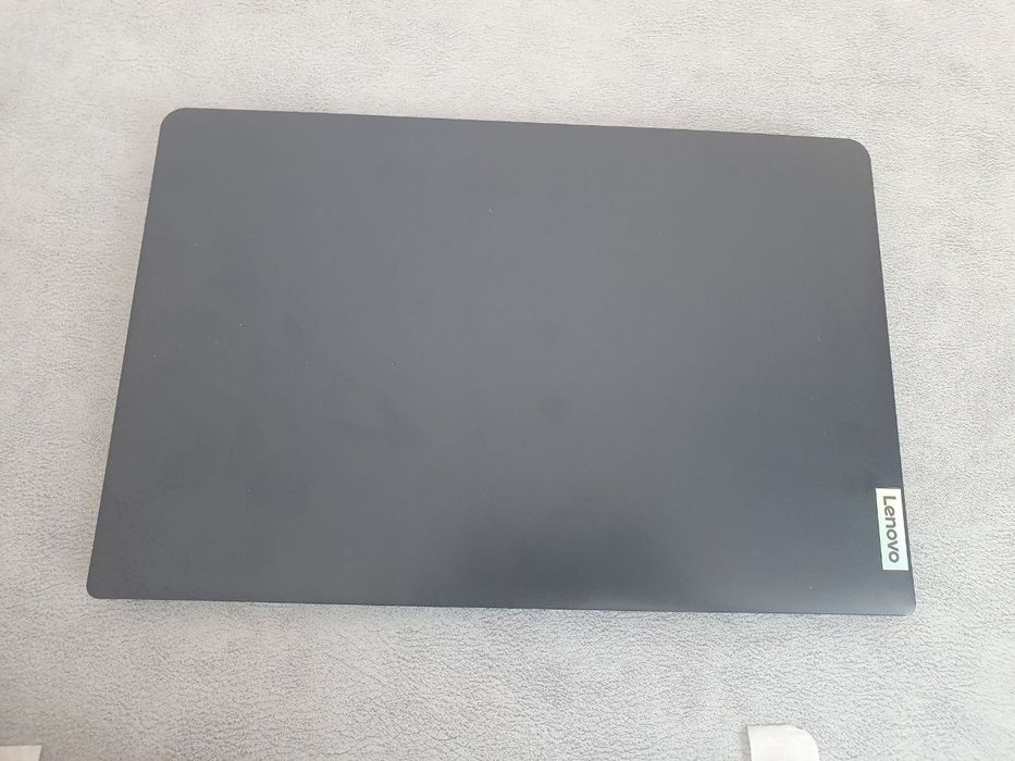Noutbuk sotiladi srochno 200$