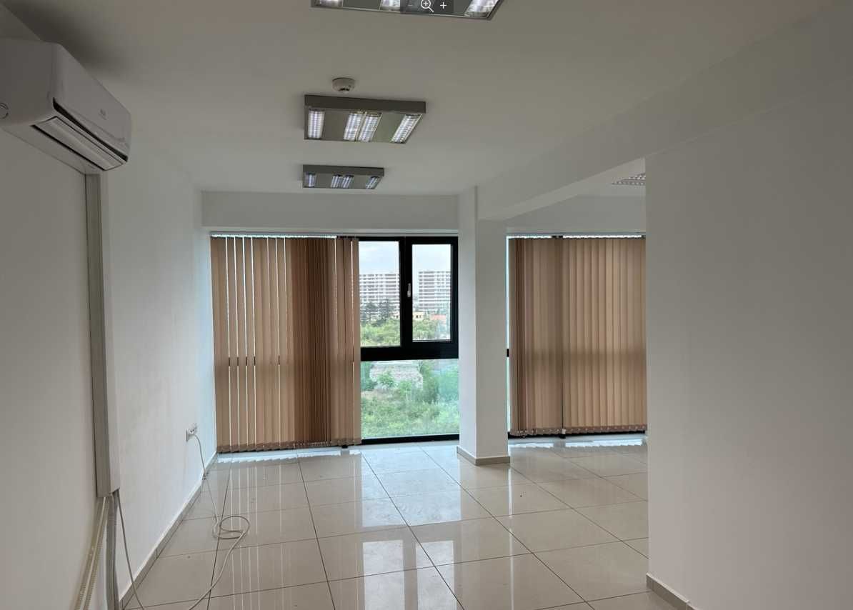 Дава се под наем Офис в Варна, Трошево - 68 кв.м за 408 € - Снимка #1