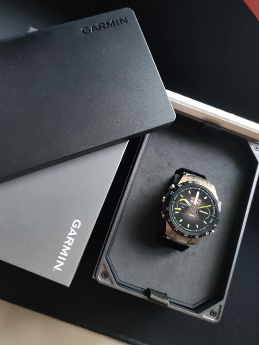 Смарт-часы Garmin MARQ Athlete Gen 2 с браслетом