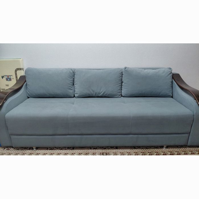 Диван почти новый