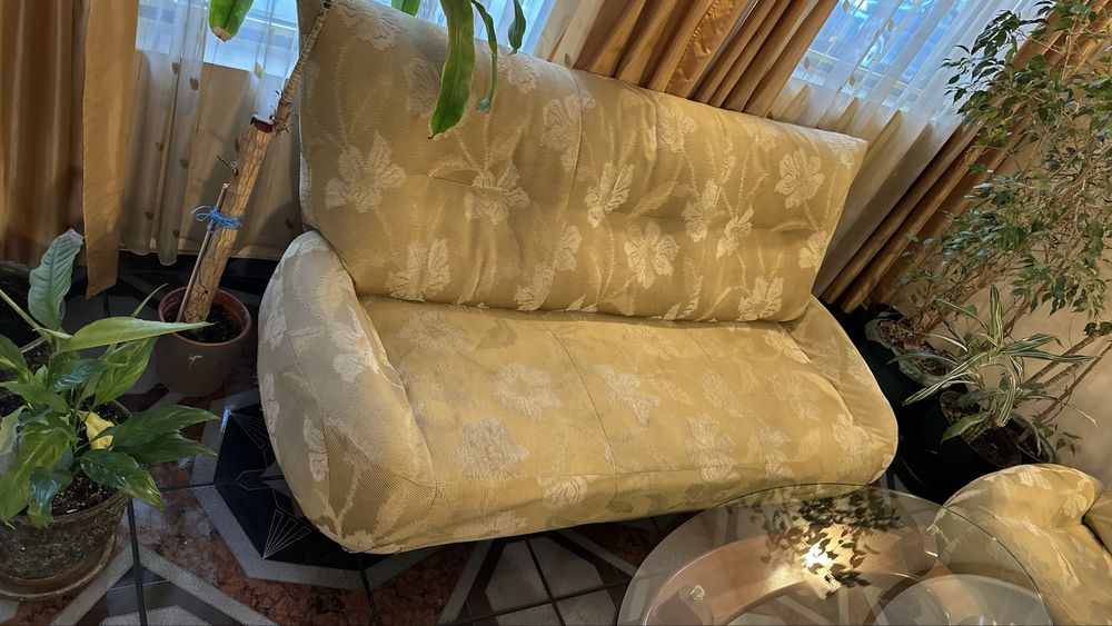 Подарявам дивани