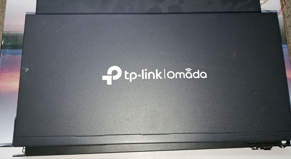 Коммутатор TP-LINK TL-SG2428P
Коммутатор TP-LINK TL-SG2428P