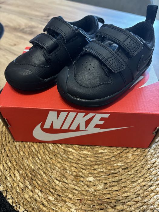 Adidasi Nike de copii