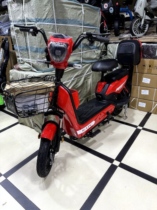 Электроскутеры  в ассортименте.