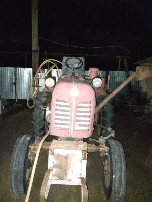 Продам трактор ДТ 20