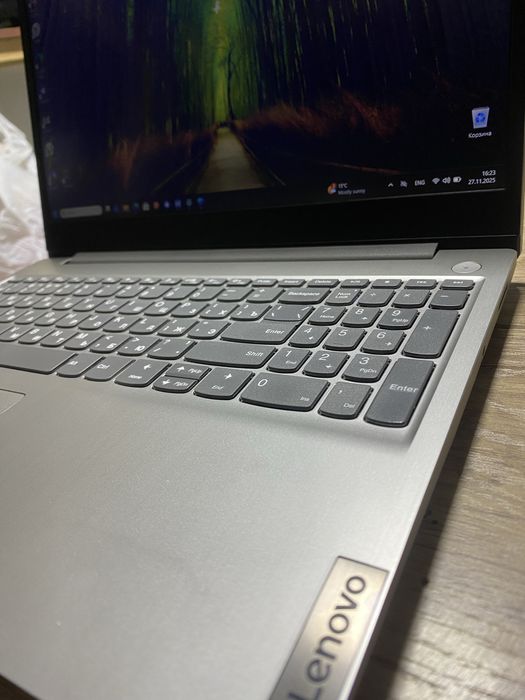 Срочно продаю Lenovo i5-10 поколения