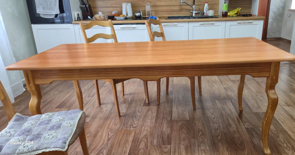 Продам стол в хорошем состоянии