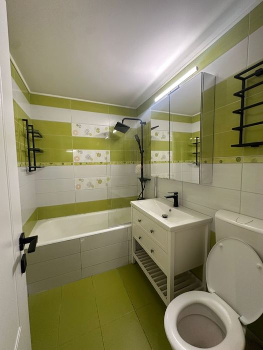 Inchiriez apartament zona centrala 3 camere decomandat