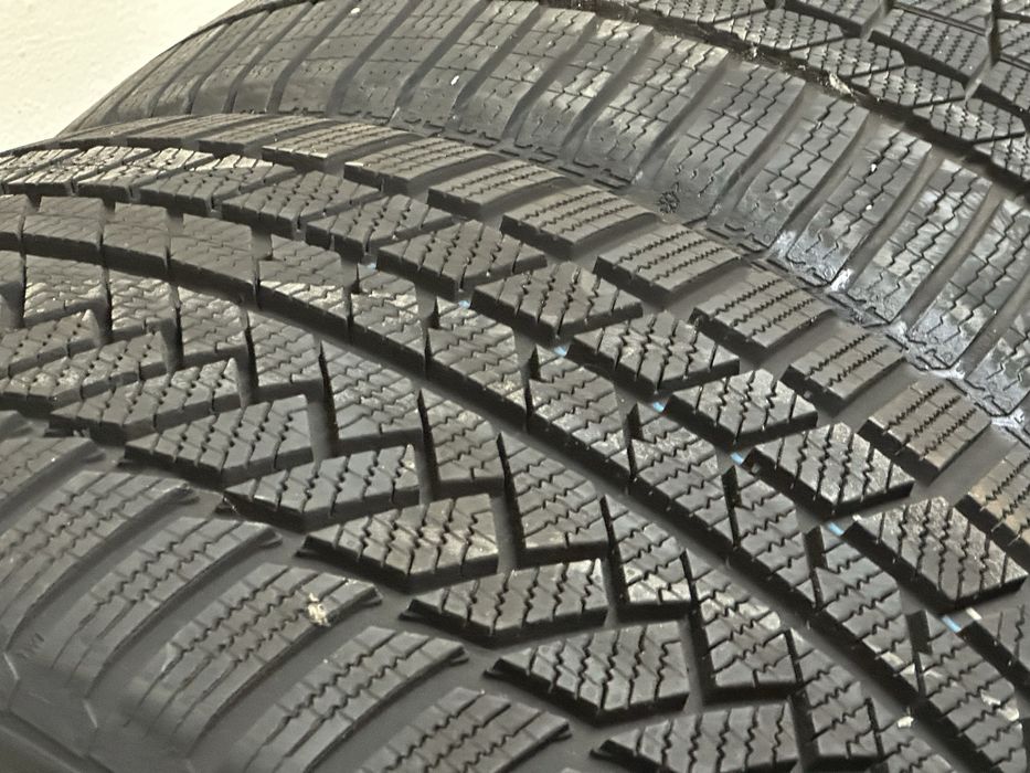 Зимни гуми 285/40/22 Continental