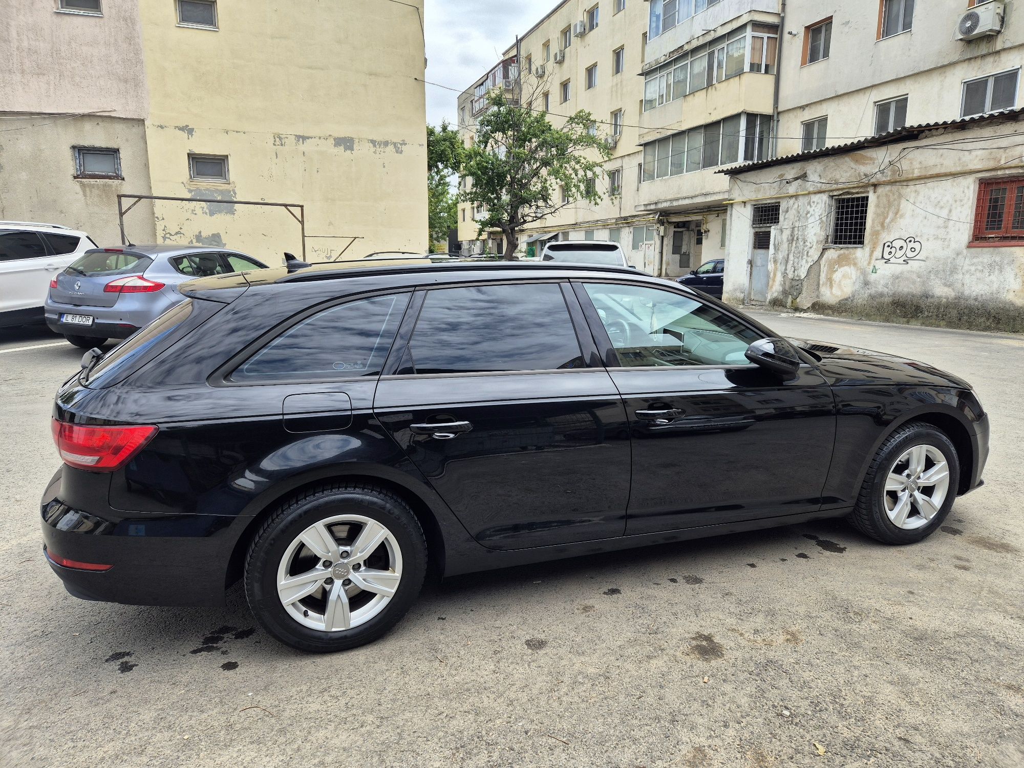 Audi A4 2.0 TDI Ultra Full/Distronic+/Line assist/Clima fata sp