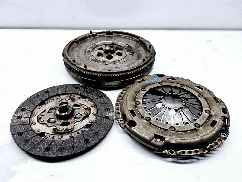 Kit ambreiaj volanta masa dubla Volkswagen Passat B6 Variant (3C5) [Fa