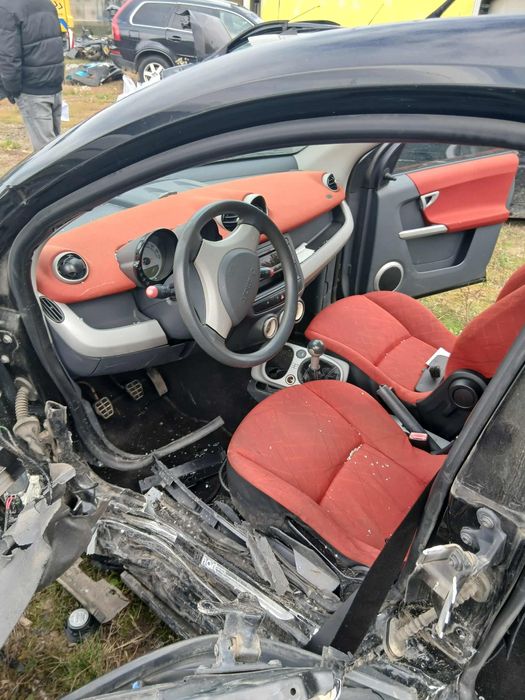 Vând Smart forfour pentru dezmembrări