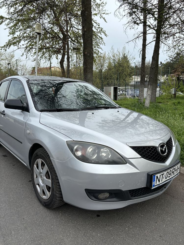 Mazda 3 benzina 1.4, 2008 + cauciucuri iarna Kumho