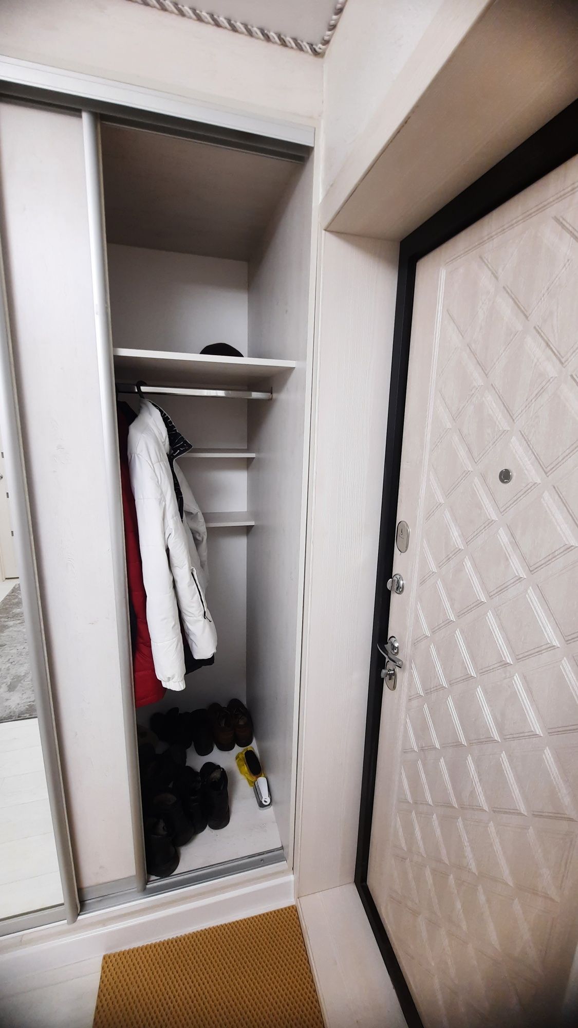 Продам 2 комнатную квартиру в г. Рудный, ул. Сеченова 42а.