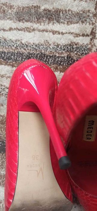 Продам женскую обувь