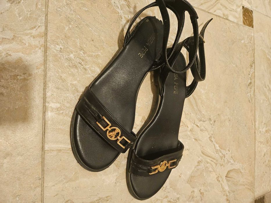 Дамски сандали с каишки на платформа и дамски сандали Bershka