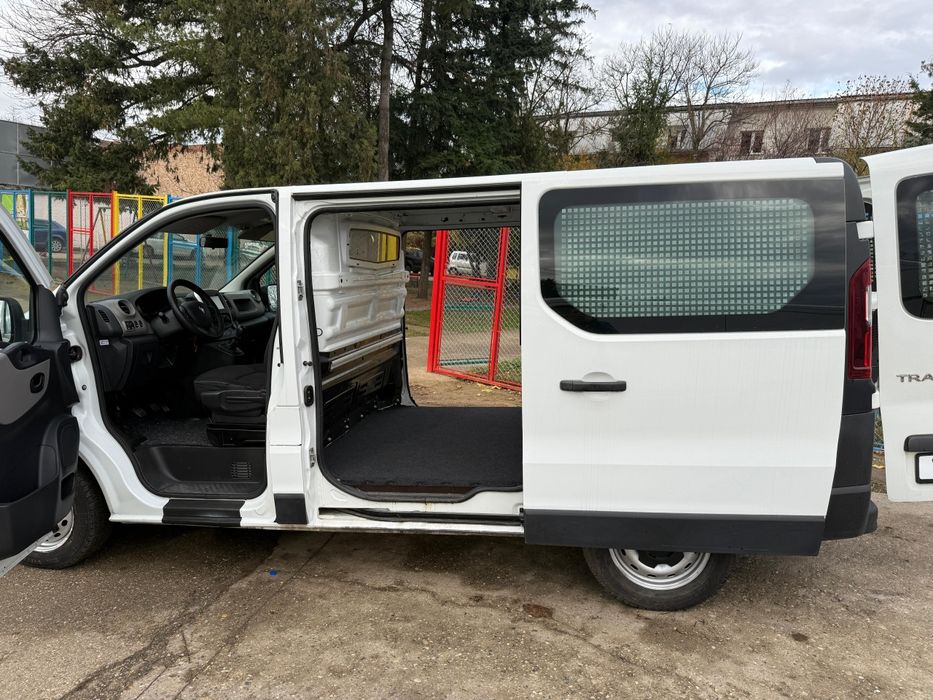 Renault Trafuc 2x usi laterale  mod  2016 diesel euro 5 clima navi.ful