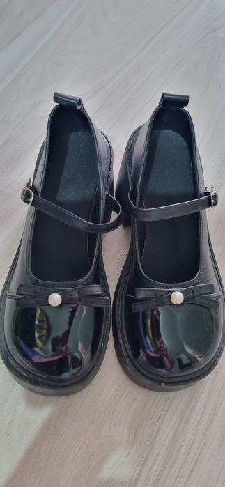 Новый 36 р. Обувь для девочек