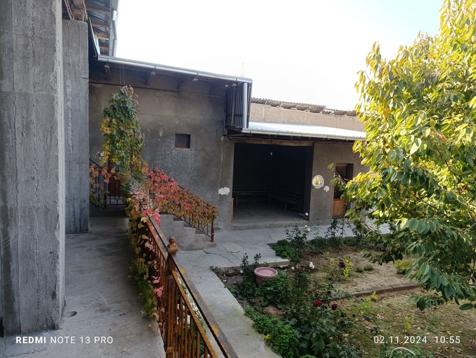 Qibray O'nqorg'on 8 sotik bitkan uy srochna sotiladi yer narhixa