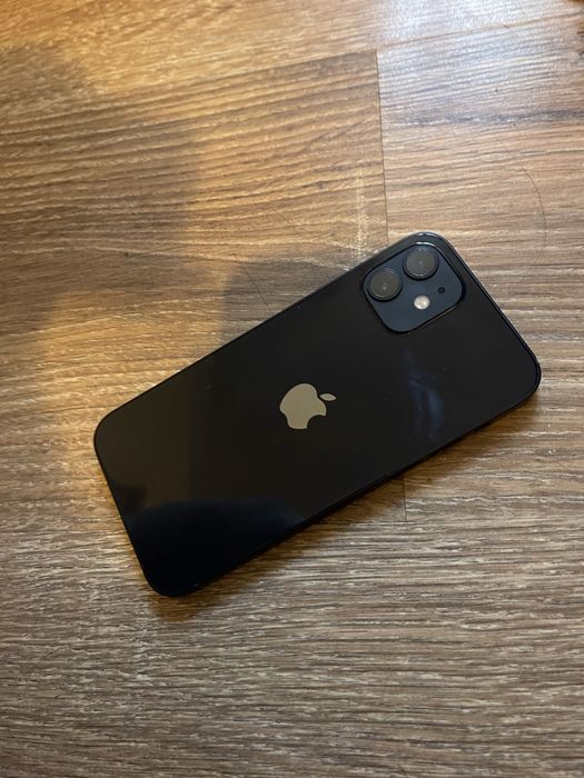 Iphone 12 piese.           M