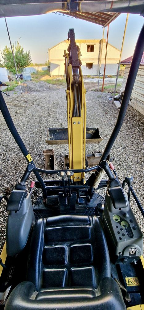 Miniexcavator yanmar vio 17