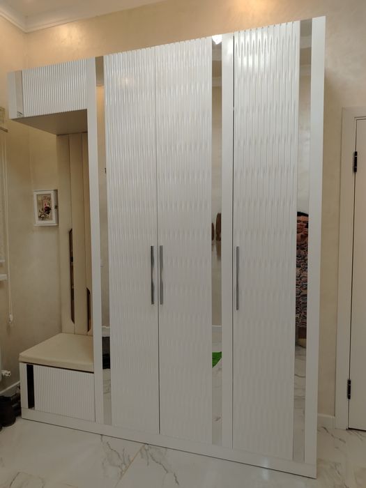 Прихожка  почти новый