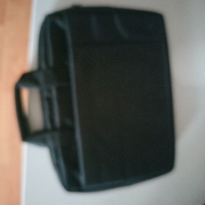 Geanta laptop noua Rivecase