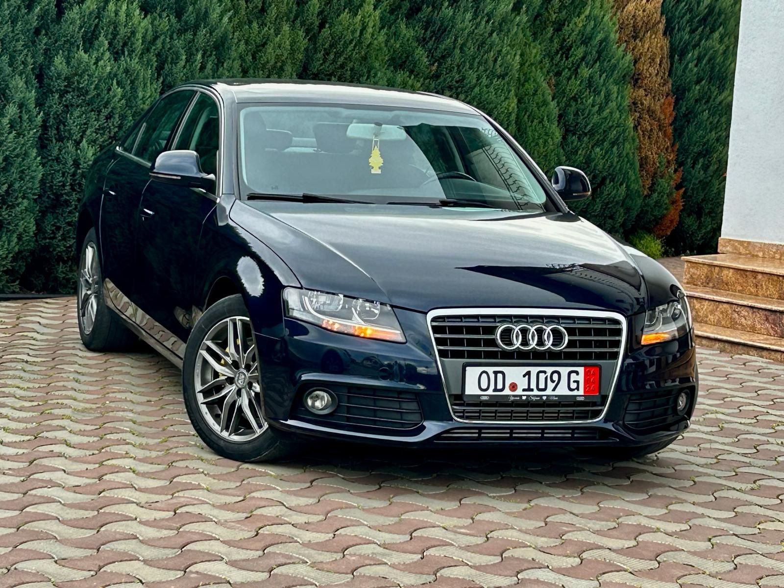 Audi A4 B8 Berlină, Motor CGA