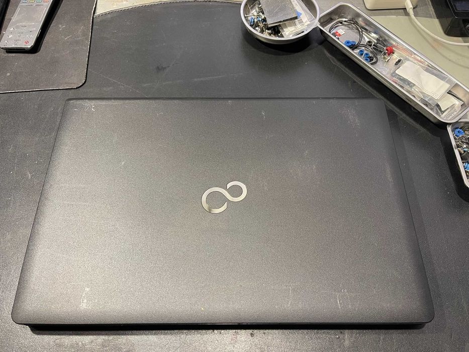 Laptop Fujitsu A555G i5-5200U 8GB SSD 256 GB Radeon R7 M260