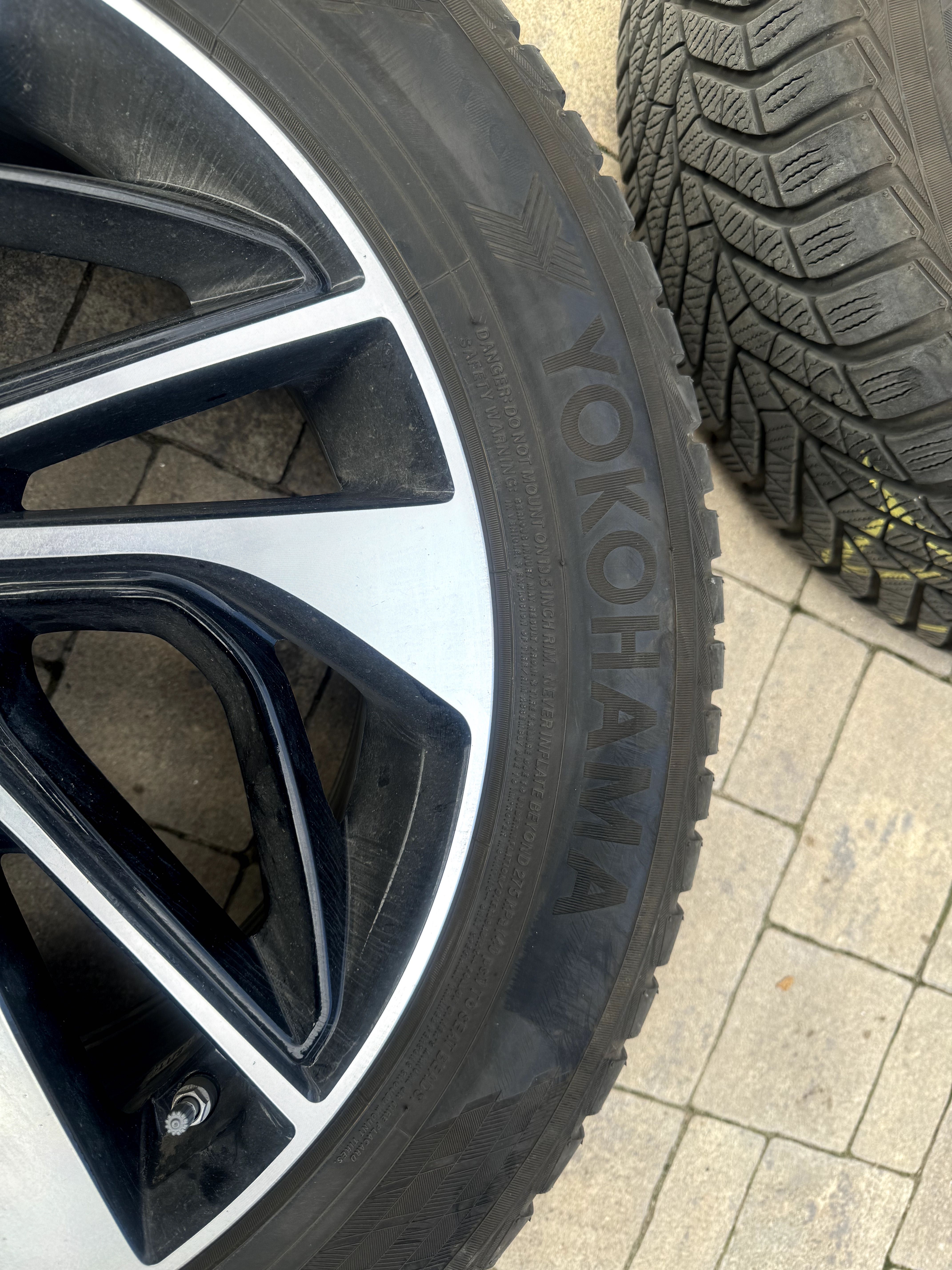Зимни гуми Yokohama 19" с алуминиеви джанти за Хюндай Санта Фе 2022