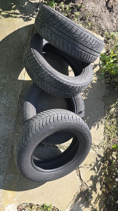 Vand 4 anvelope iarna Nokian 215/65/17