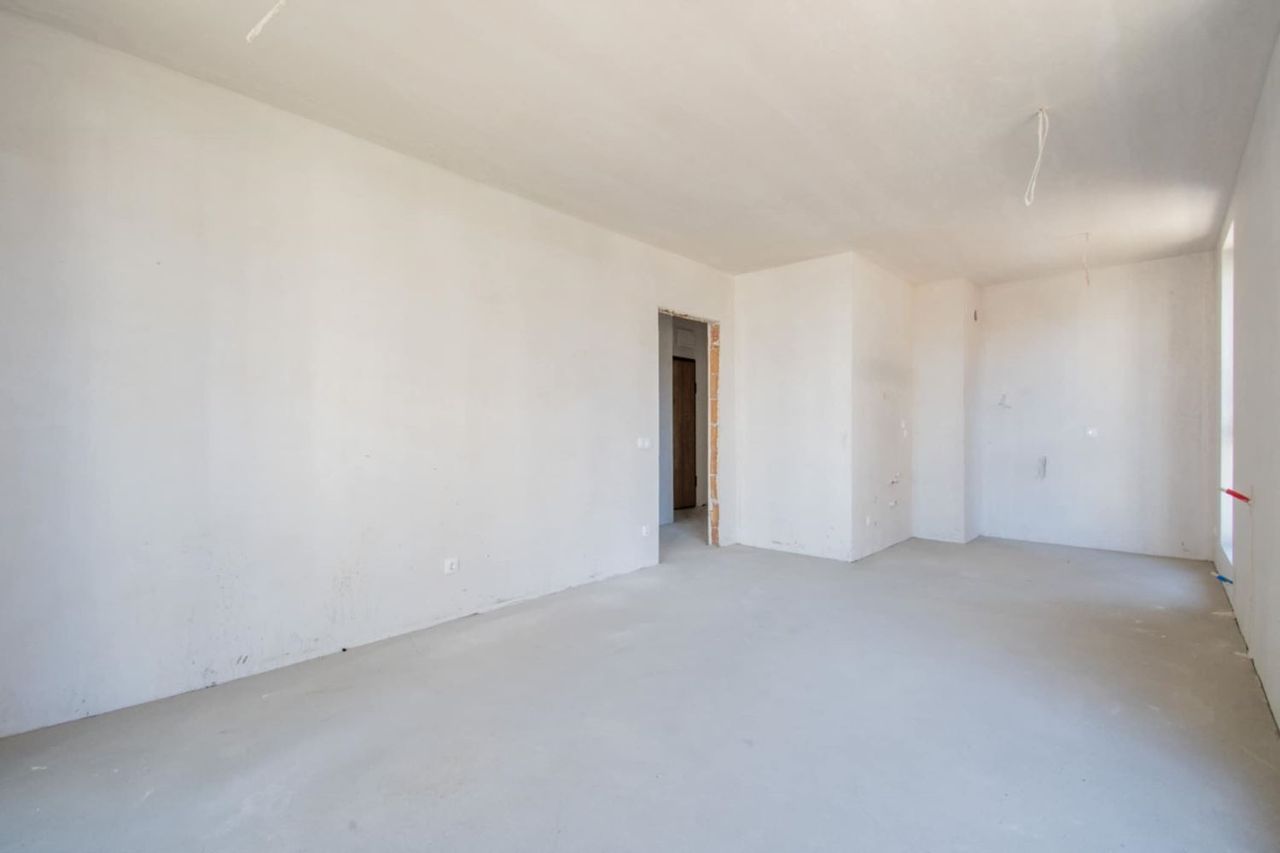 Продава се Двустаен апартамент в София, Манастирски ливади - 76 кв.м за 2724 €/кв.м - Снимка #2