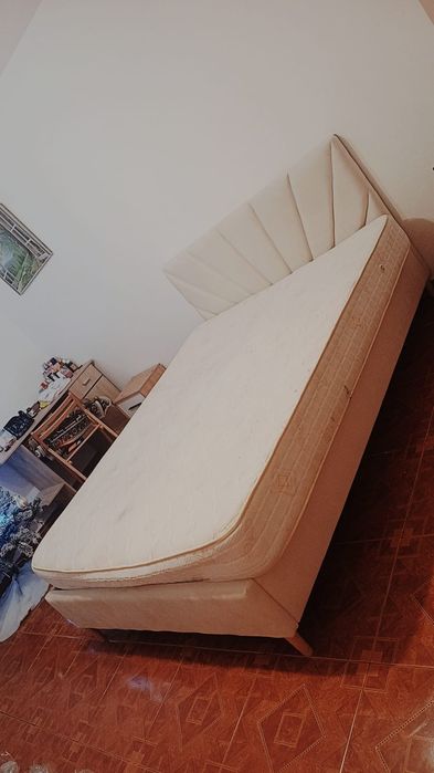 Vând saltea 160-200