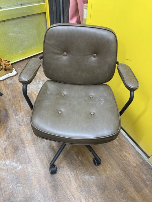 Стул крутящийся для дома и офиса