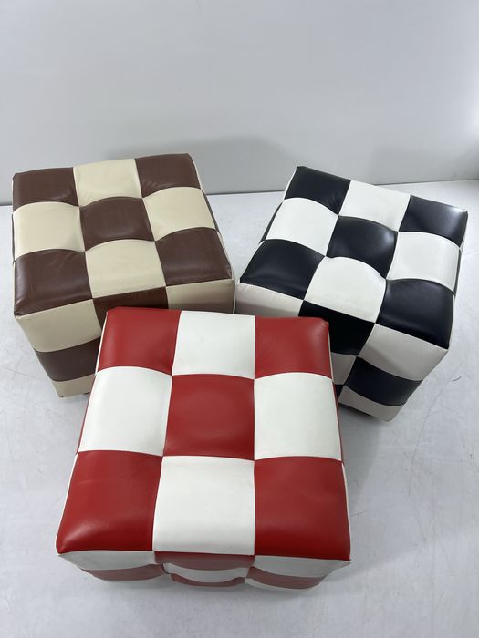 Пуфики для кафе Пуфики для плестеишен Пуфики оптом Пуфики со склада