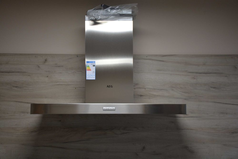 Абсорбатор 90 см AEG DBB4950M монтаж към стена