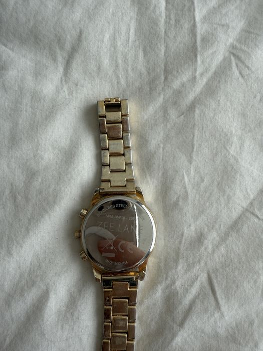 Дамски голям златен часовник Zee Lane