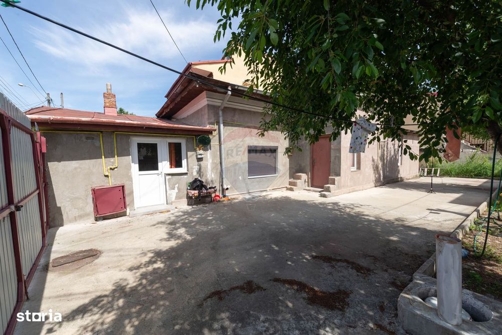 Vanzare casa 3 camere,  Piata 16 Februarie