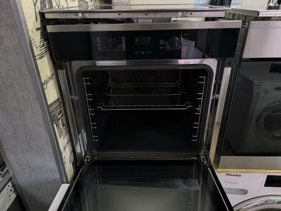 Фурна  Miele H2661-1B  - 76литра. 10 функции с вентилатор.